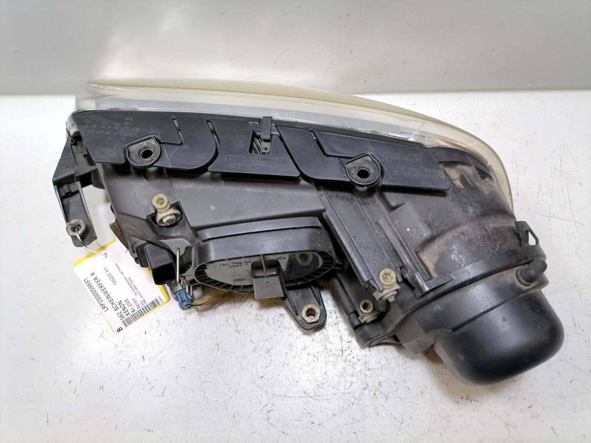 VW Passat 3BG original Xenonscheinwerfer vorn rechts leicht vergilbt Bj.2005